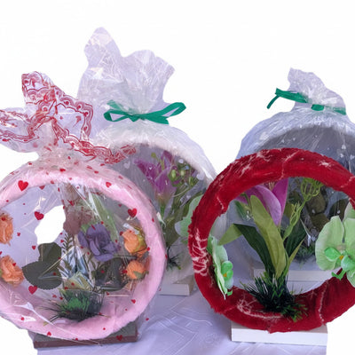 Bouquets of fur roses